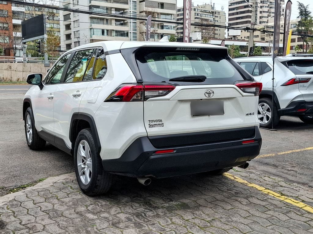 TOYOTA RAV4 Le 2.0 Mt año 2019