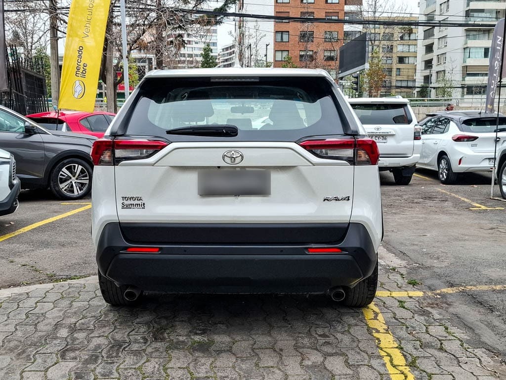 TOYOTA RAV4 Le 2.0 Mt año 2019