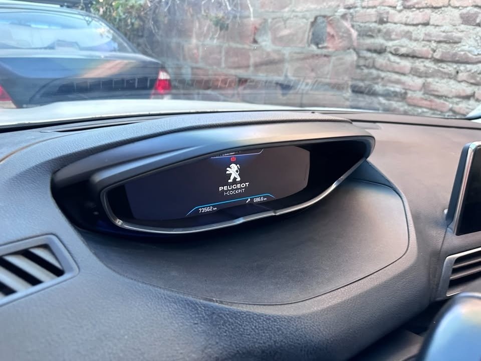 PEUGEOT 5008 2.0 Gt Bluehdi 180hp E6 At Diesel año 2018