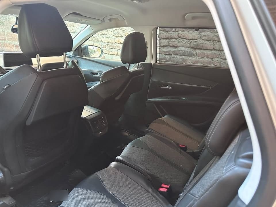 PEUGEOT 5008 2.0 Gt Bluehdi 180hp E6 At Diesel año 2018