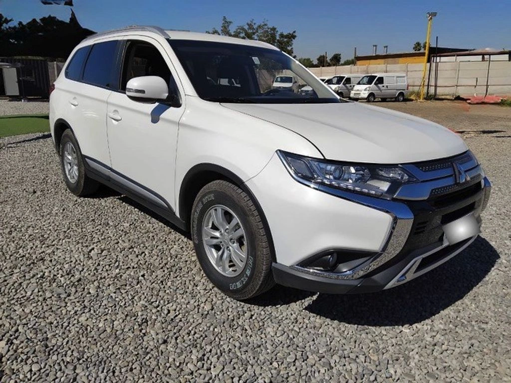 MITSUBISHI OUTLANDER 2.0 4x2 Mt 5p año 2021