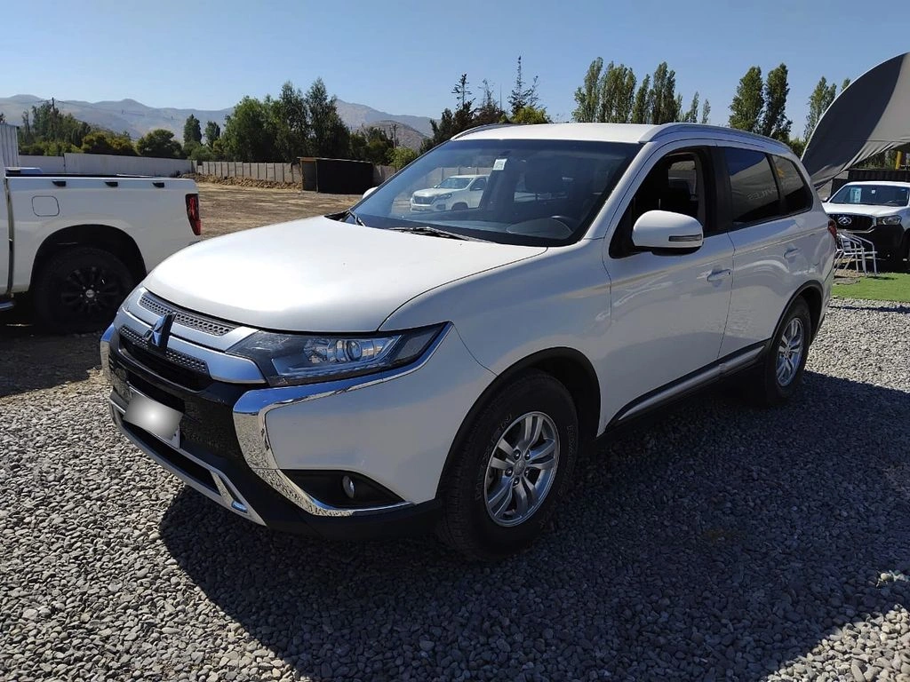 MITSUBISHI OUTLANDER 2.0 4x2 Mt 5p año 2021