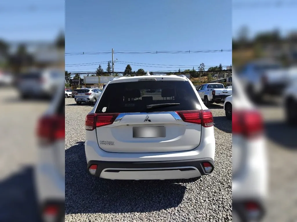 MITSUBISHI OUTLANDER 2.0 4x2 Mt 5p año 2021