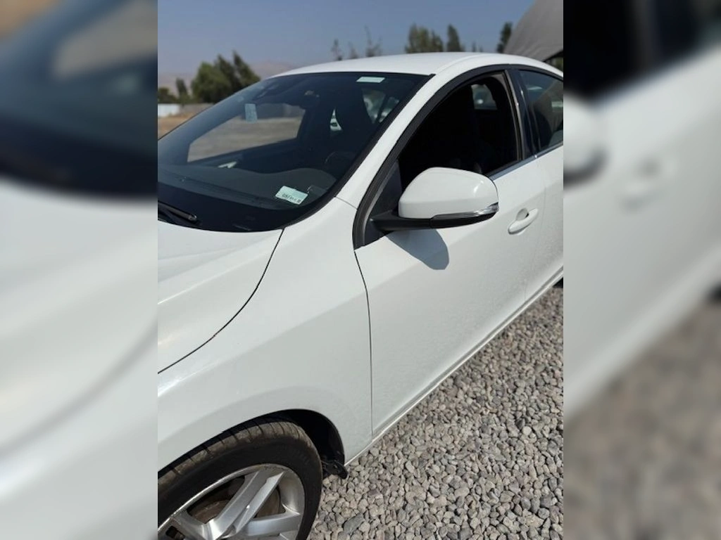 VOLVO S60 1.6 D2 Comfort Diesel 4x2 At 4p año 2015