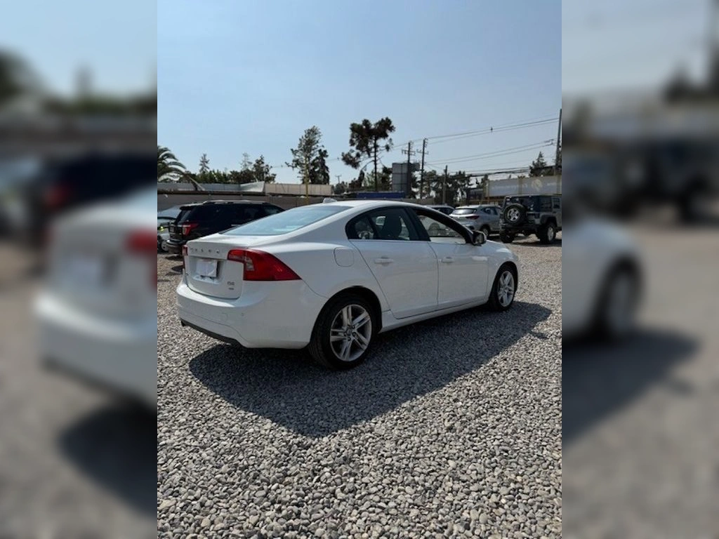 VOLVO S60 1.6 D2 Comfort Diesel 4x2 At 4p año 2015