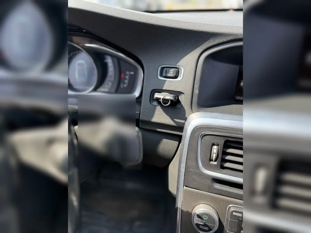 VOLVO S60 1.6 D2 Comfort Diesel 4x2 At 4p año 2015