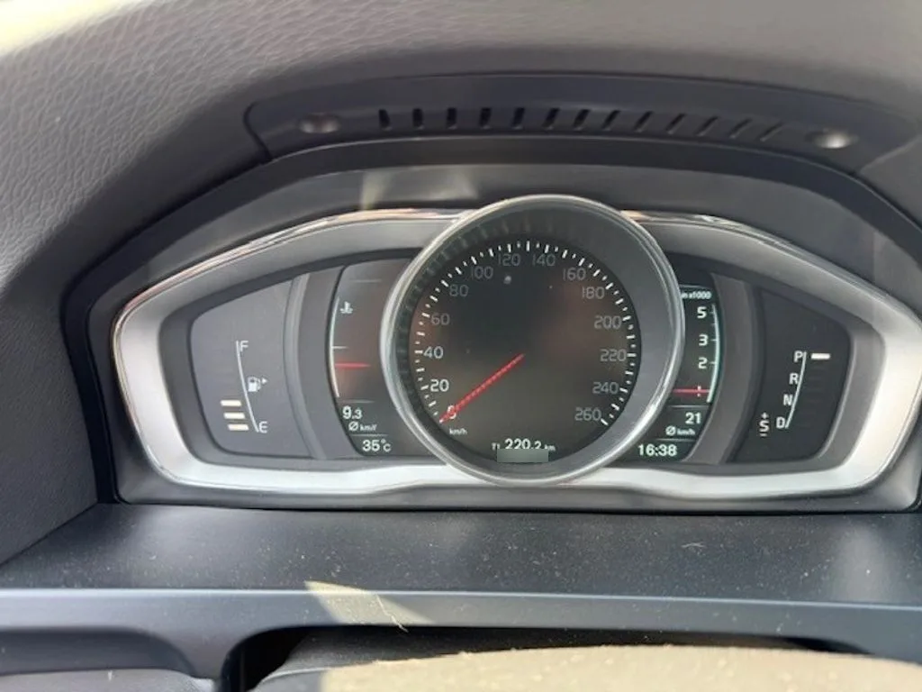 VOLVO S60 1.6 D2 Comfort Diesel 4x2 At 4p año 2015