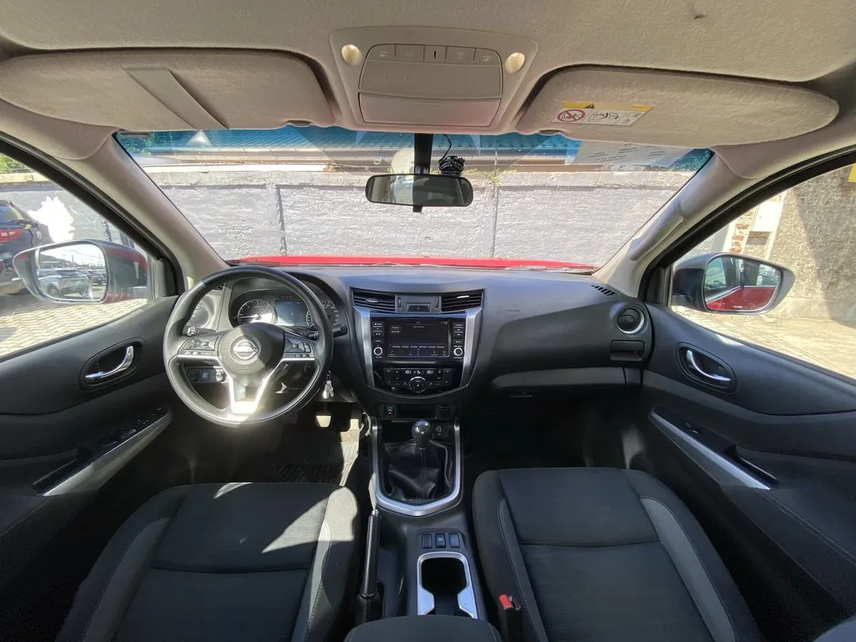 Nissan Navara 2.3d Xe Diesel 4x2 Dob.cab. Mt 4p año 2024