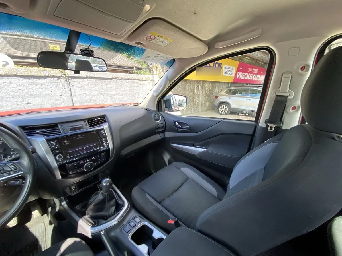 Nissan Navara 2.3d Xe Diesel 4x2 Dob.cab. Mt 4p año 2024