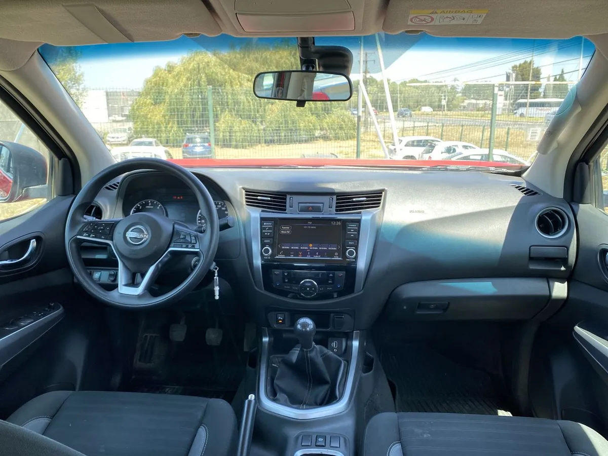 Nissan Navara 2.3d Xe Diesel 4x2 Dob.cab. Mt 4p año 2024