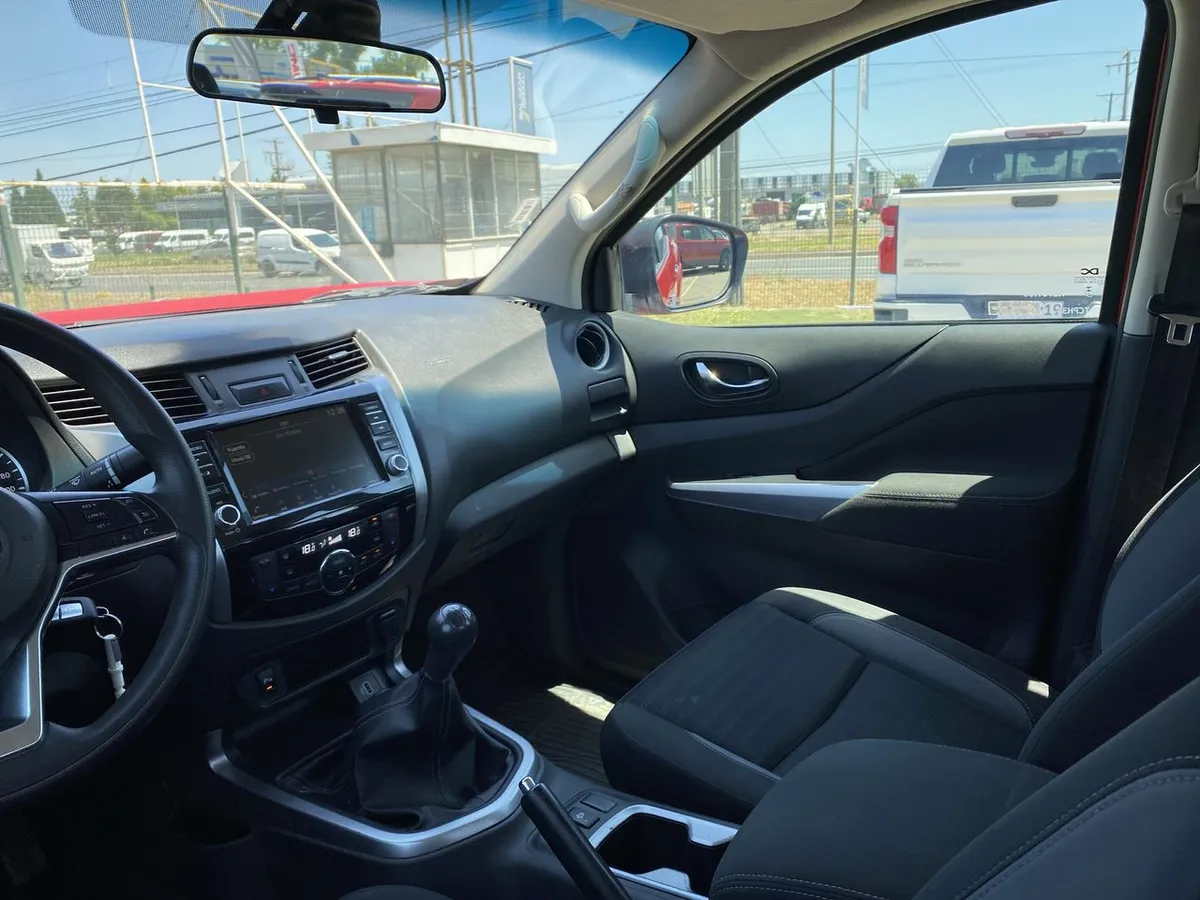 Nissan Navara 2.3d Xe Diesel 4x2 Dob.cab. Mt 4p año 2024