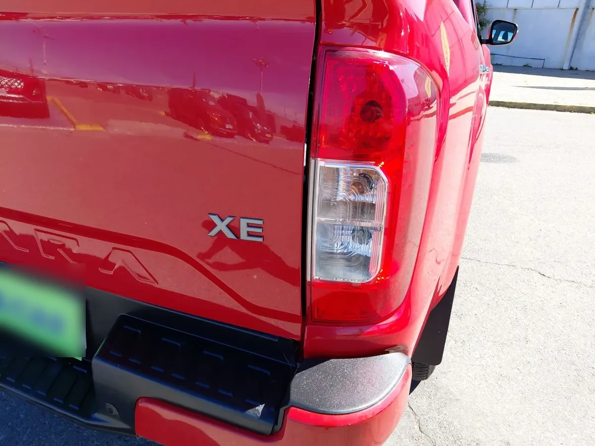 Nissan Navara 2.3d Xe Diesel 4x2 Dob.cab. Mt 4p año 2024