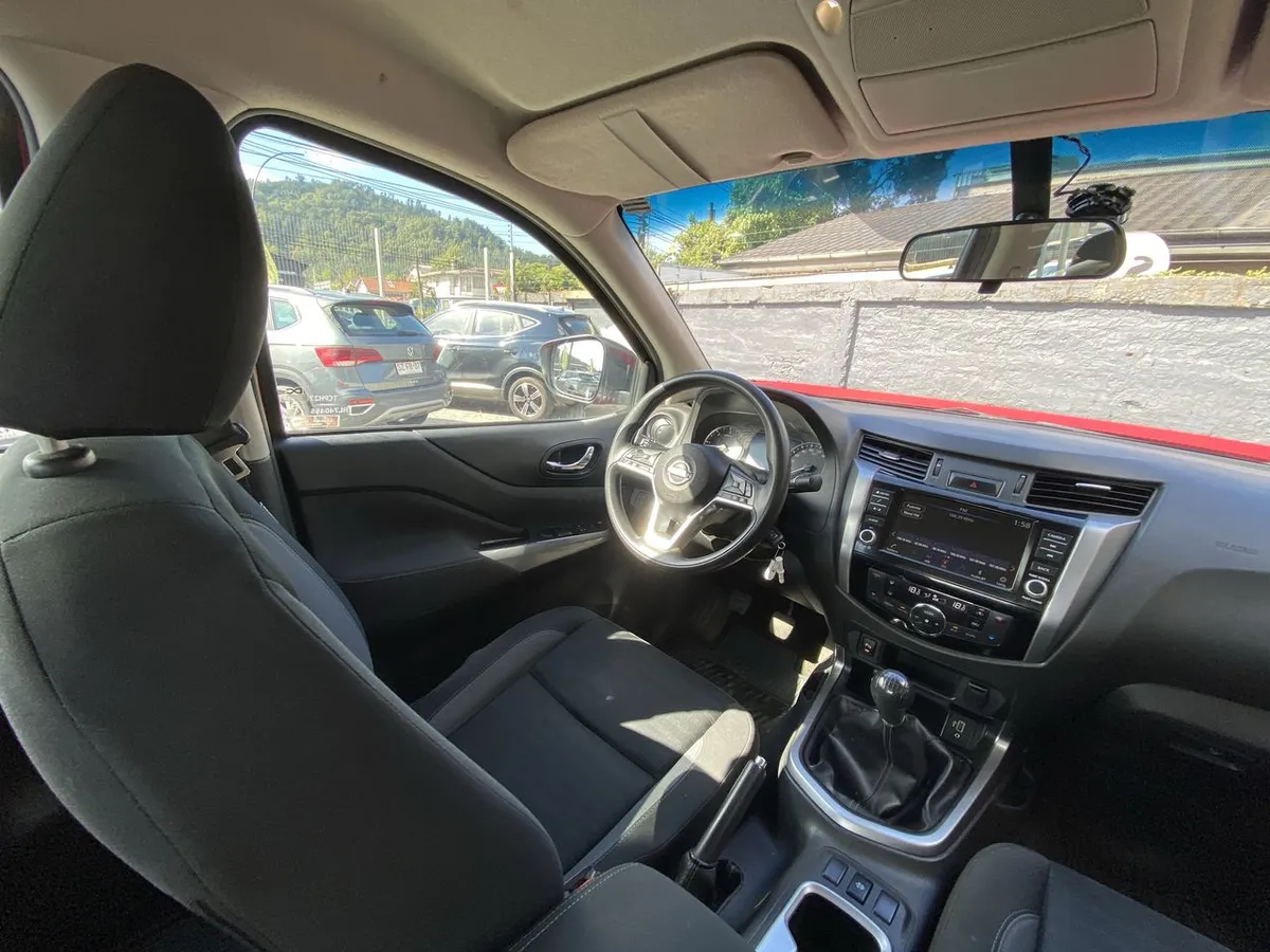 Nissan Navara 2.3d Xe Diesel 4x2 Dob.cab. Mt 4p año 2024