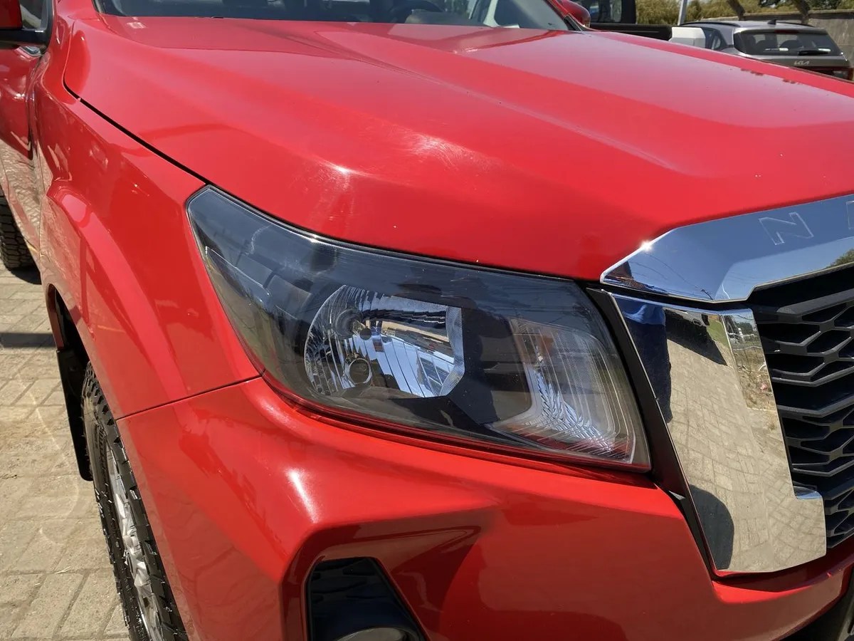 Nissan Navara 2.3d Xe Diesel 4x2 Dob.cab. Mt 4p año 2024