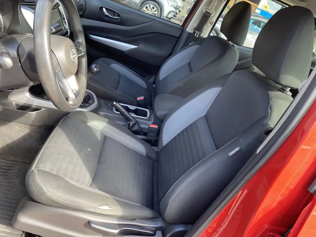 Nissan Navara 2.3d Xe Diesel 4x2 Dob.cab. Mt 4p año 2024