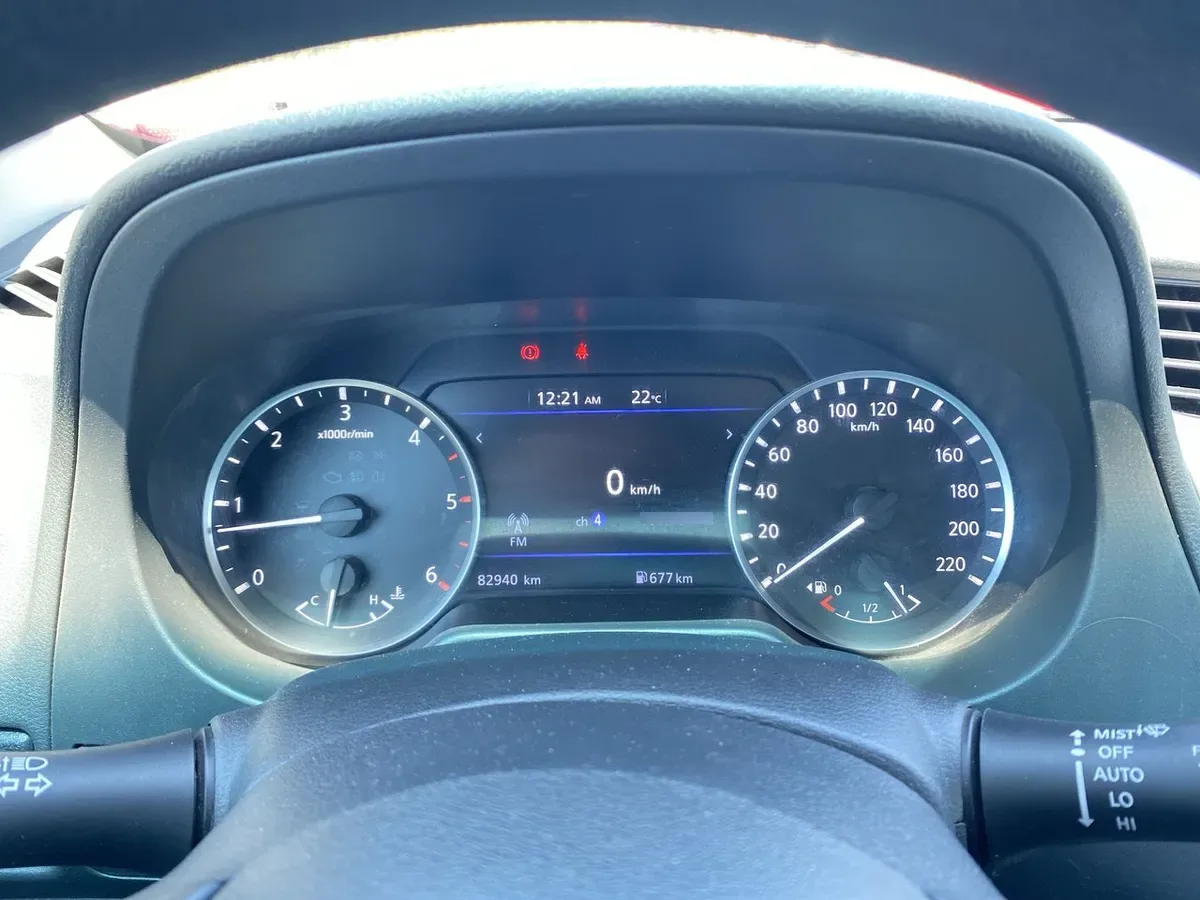 Nissan Navara 2.3d Xe Diesel 4x2 Dob.cab. Mt 4p año 2024