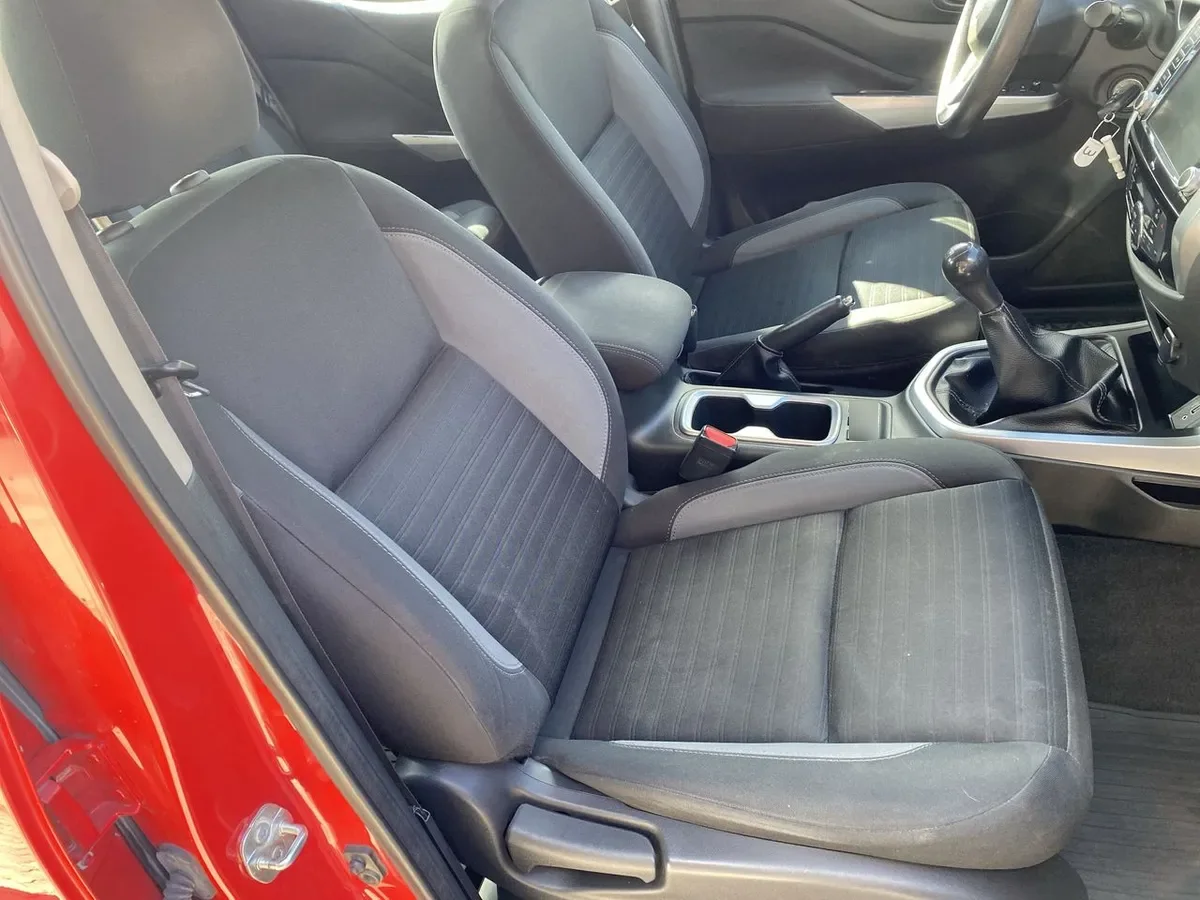 Nissan Navara 2.3d Xe Diesel 4x2 Dob.cab. Mt 4p año 2024