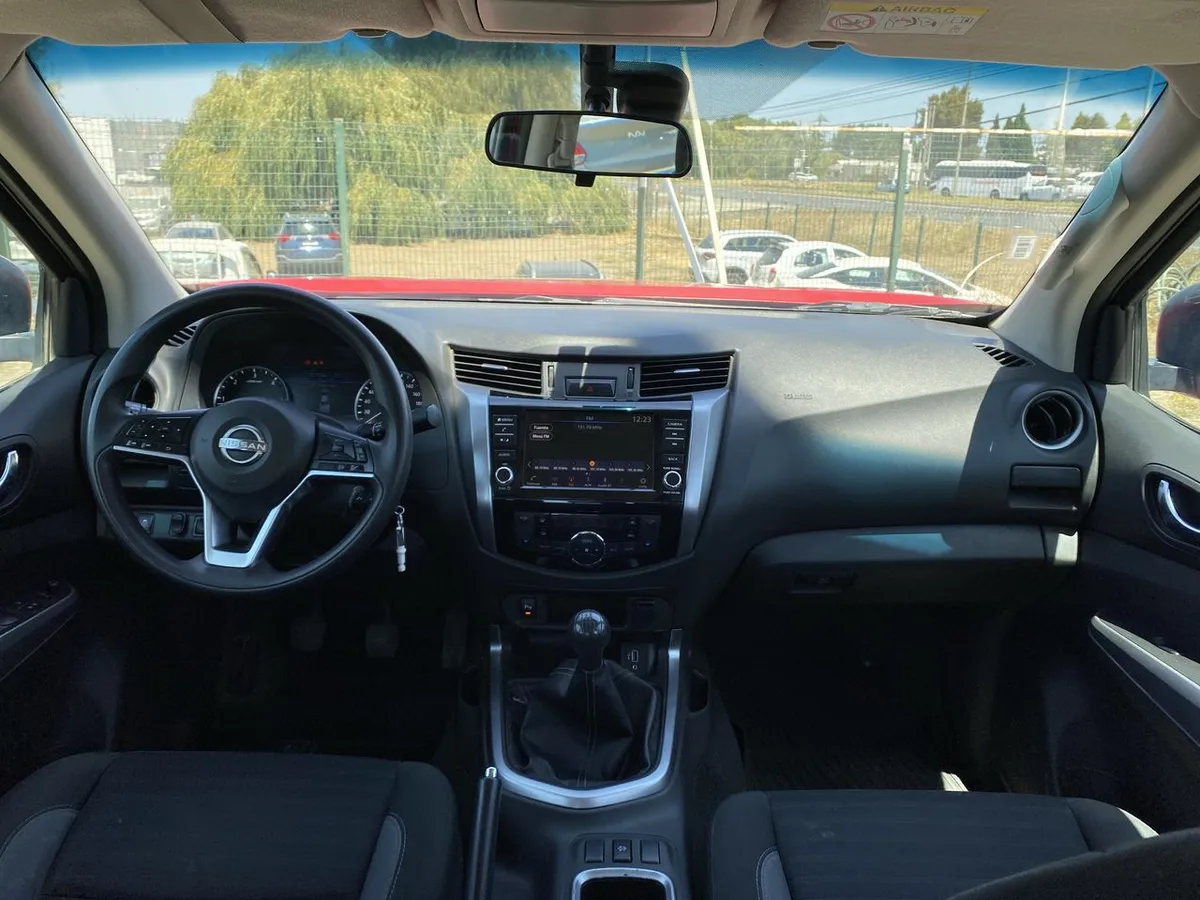 Nissan Navara 2.3d Xe Diesel 4x2 Dob.cab. Mt 4p año 2024