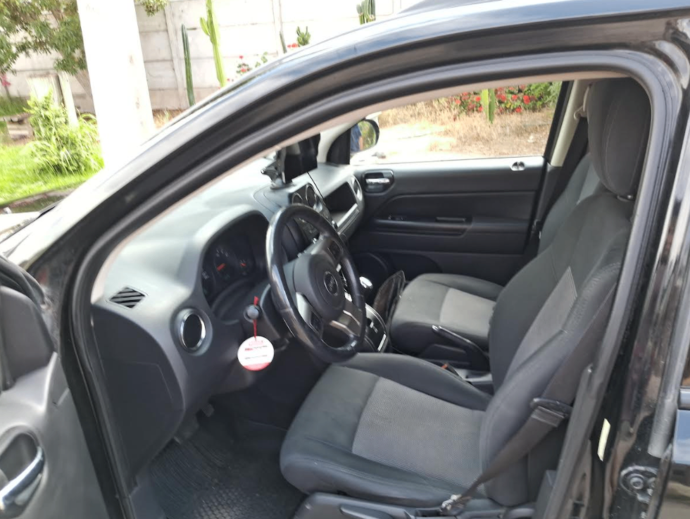 JEEP COMPASS 2.4 Sport At 4x4 año 2013