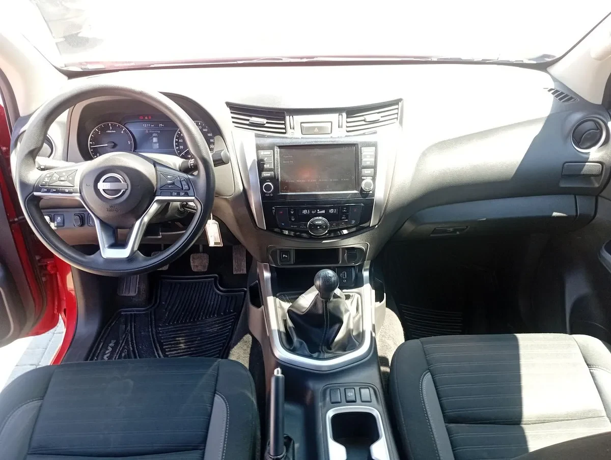 Nissan Navara 2.3d Xe Diesel 4x2 Dob.cab. Mt 4p año 2024