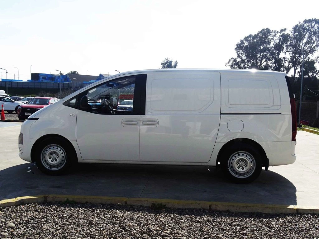 HYUNDAI STARIA Us4 Fg Crdi Dp Mt año 2022
