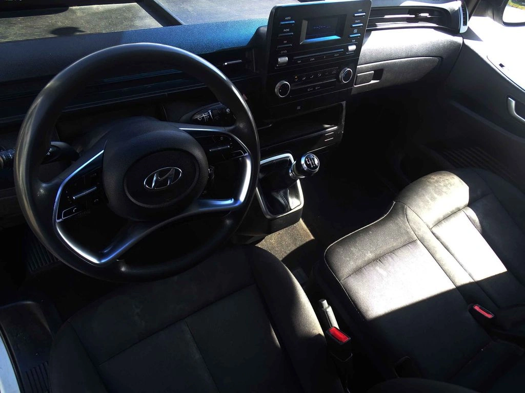 HYUNDAI STARIA Us4 Fg Crdi Dp Mt año 2022