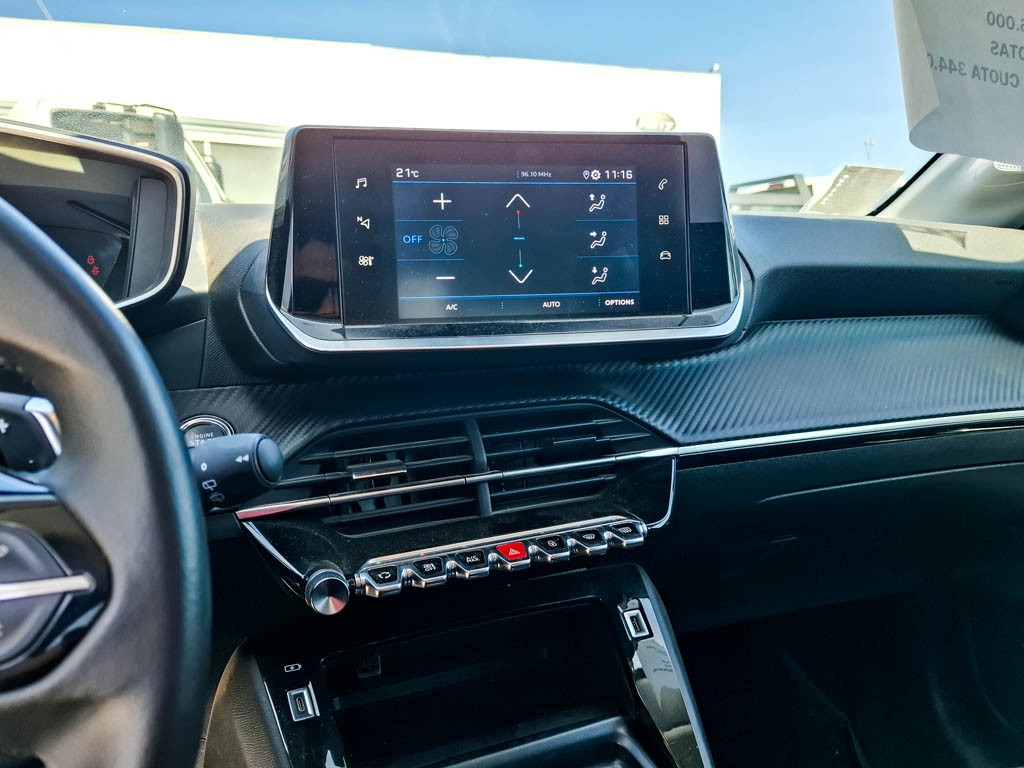 Peugeot 208 Allure año 2023