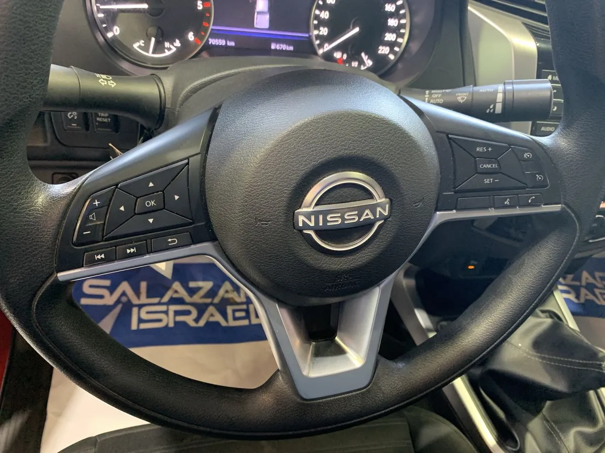 Nissan Navara 2.3d Xe Diesel 4x2 Dob.cab. Mt 4p año 2024