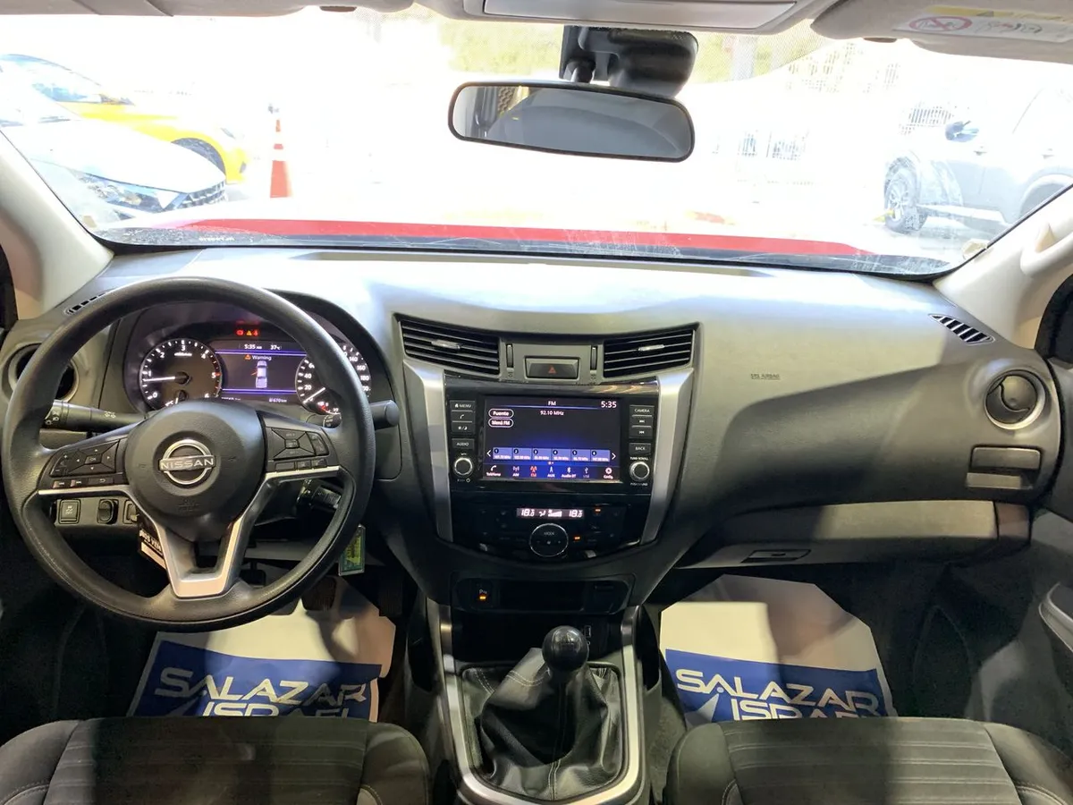 Nissan Navara 2.3d Xe Diesel 4x2 Dob.cab. Mt 4p año 2024
