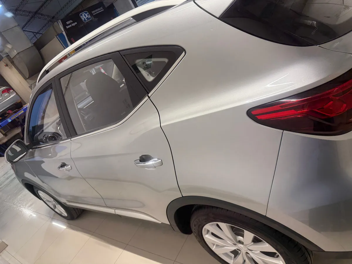 MG ZX 1.5 Com At año 2025