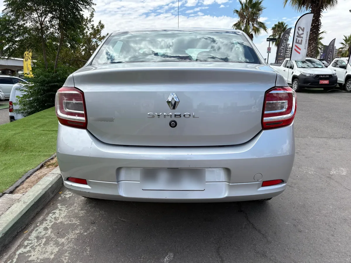 RENAULT SYMBOL 1.6 Intens Tech Mt año 2022