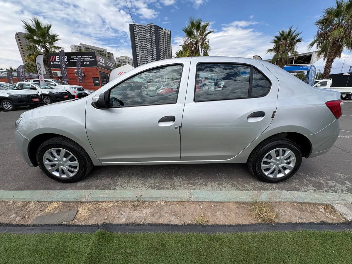 RENAULT SYMBOL 1.6 Intens Tech Mt año 2022