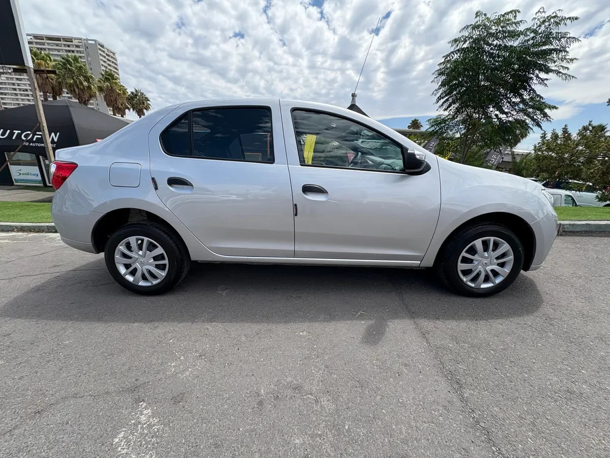 RENAULT SYMBOL 1.6 Intens Tech Mt año 2022
