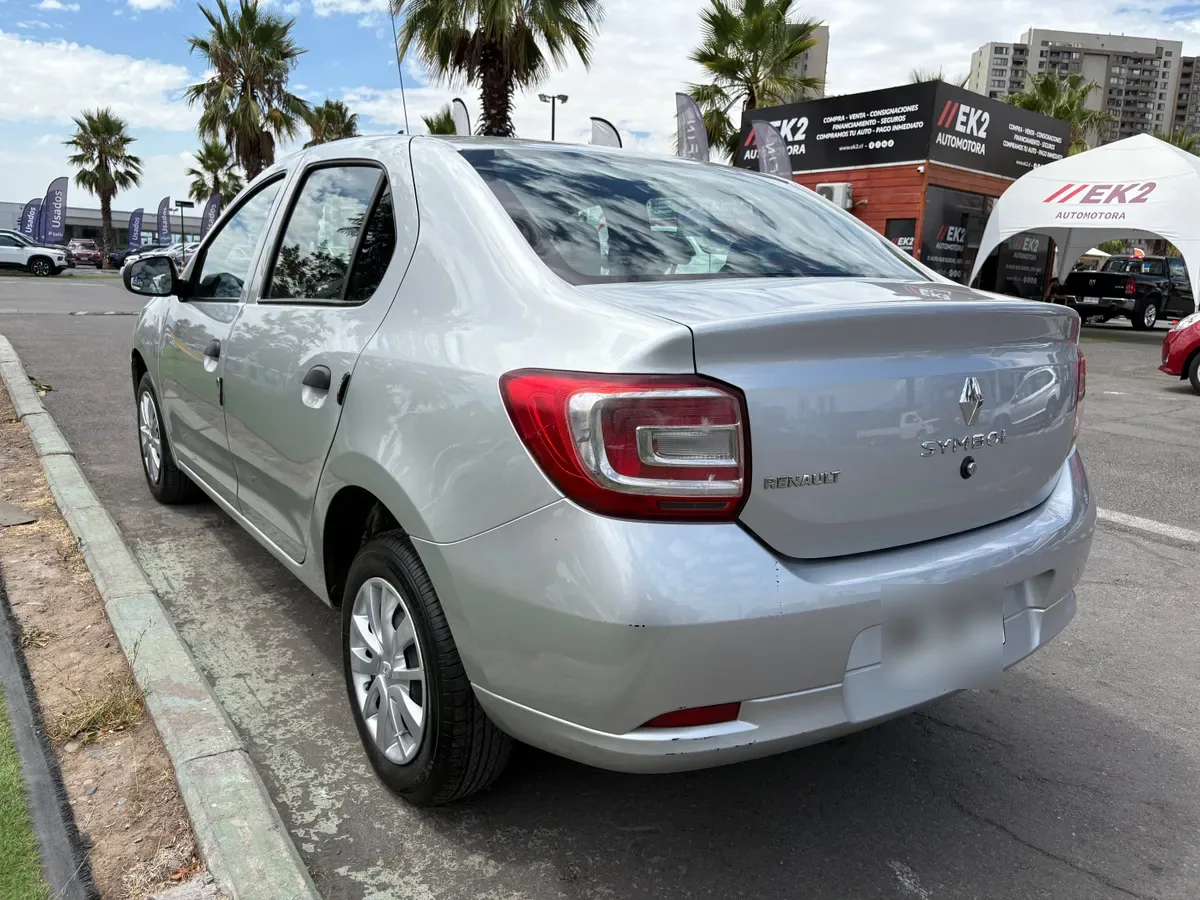 RENAULT SYMBOL 1.6 Intens Tech Mt año 2022