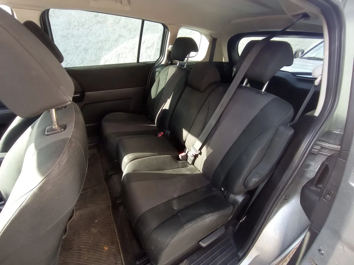 MAZDA MAZDA5 2.0l V Plus Mt año 2017