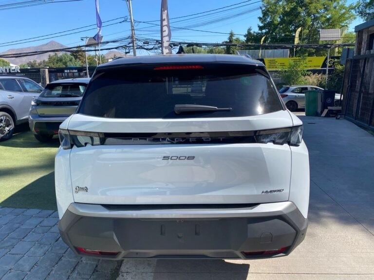 Peugeot 5008 1.2 Gt Hybrid 136hp At Hibrido año 2026