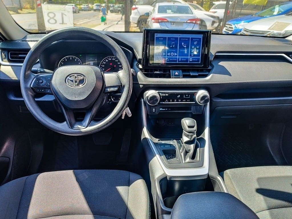 TOYOTA RAV4 2.0 Le Mt año 2023