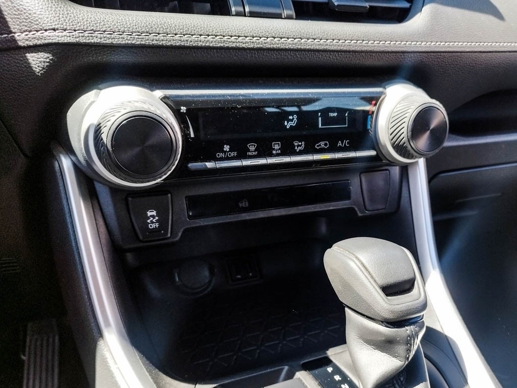 TOYOTA RAV4 2.0 Le Mt año 2023