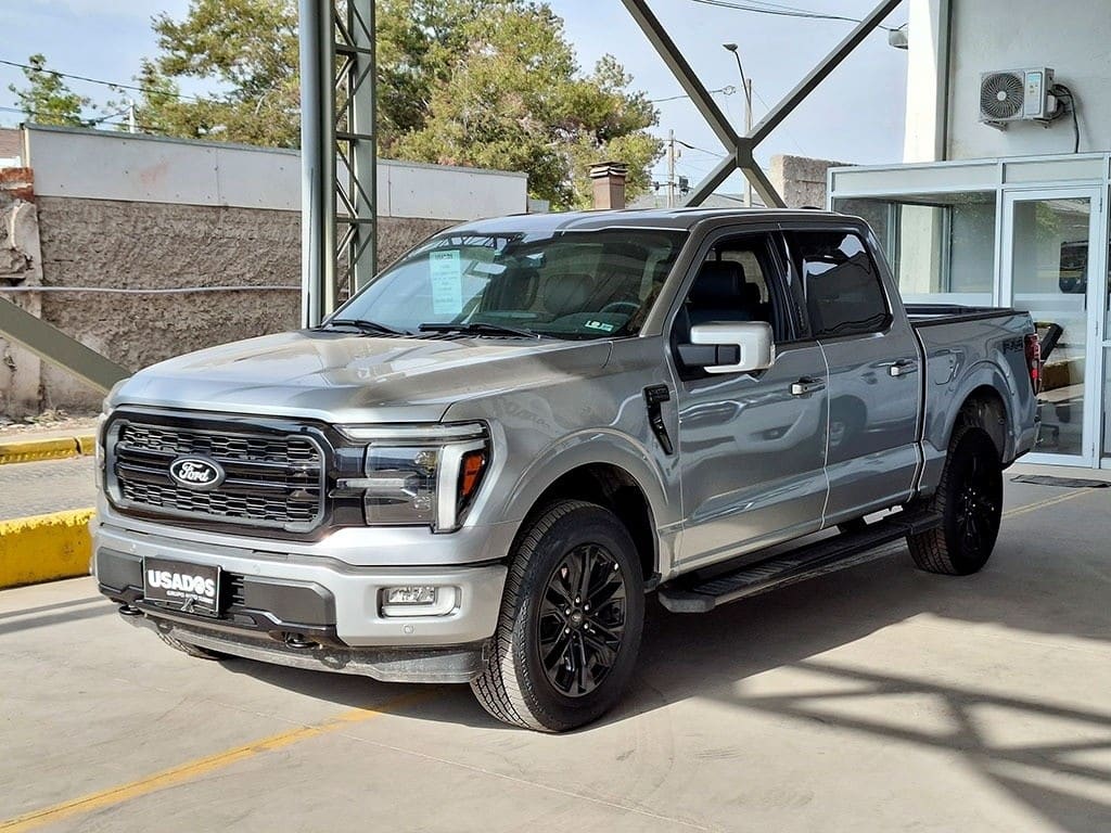 Ford F-150 5.0 Lariat Black Cc At 4x4 año 2025