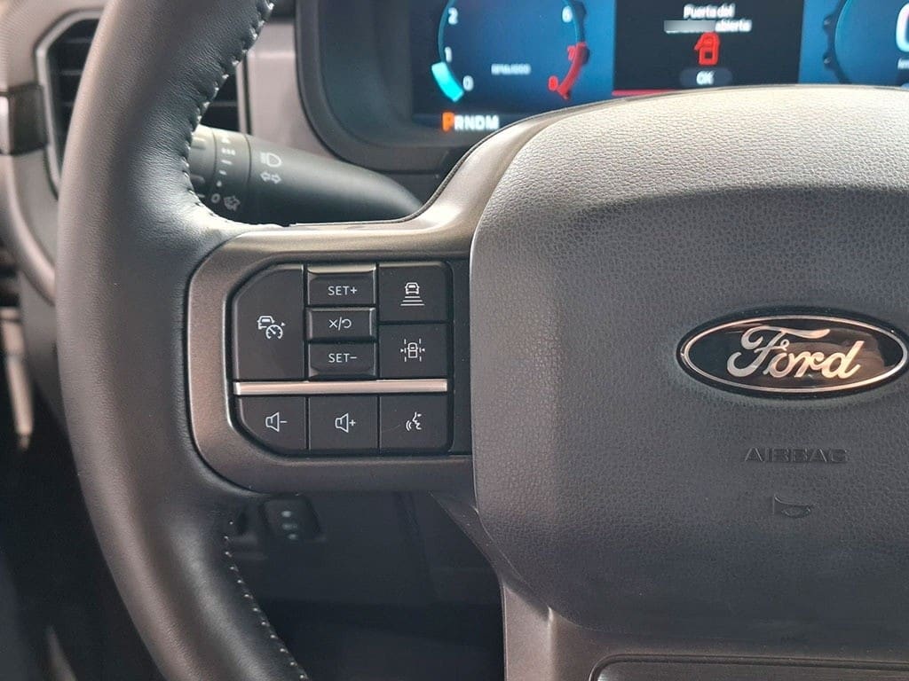 Ford F-150 5.0 Lariat Black Cc At 4x4 año 2025