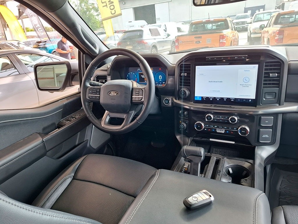 Ford F-150 5.0 Lariat Black Cc At 4x4 año 2025