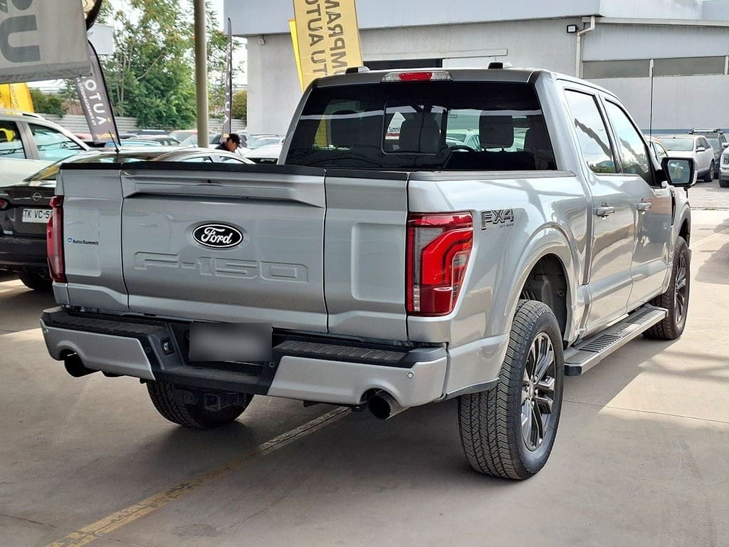 Ford F-150 5.0 Lariat Black Cc At 4x4 año 2025
