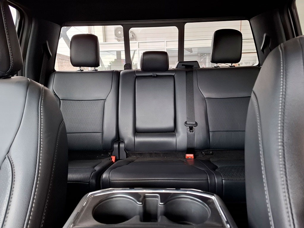 Ford F-150 5.0 Lariat Black Cc At 4x4 año 2025