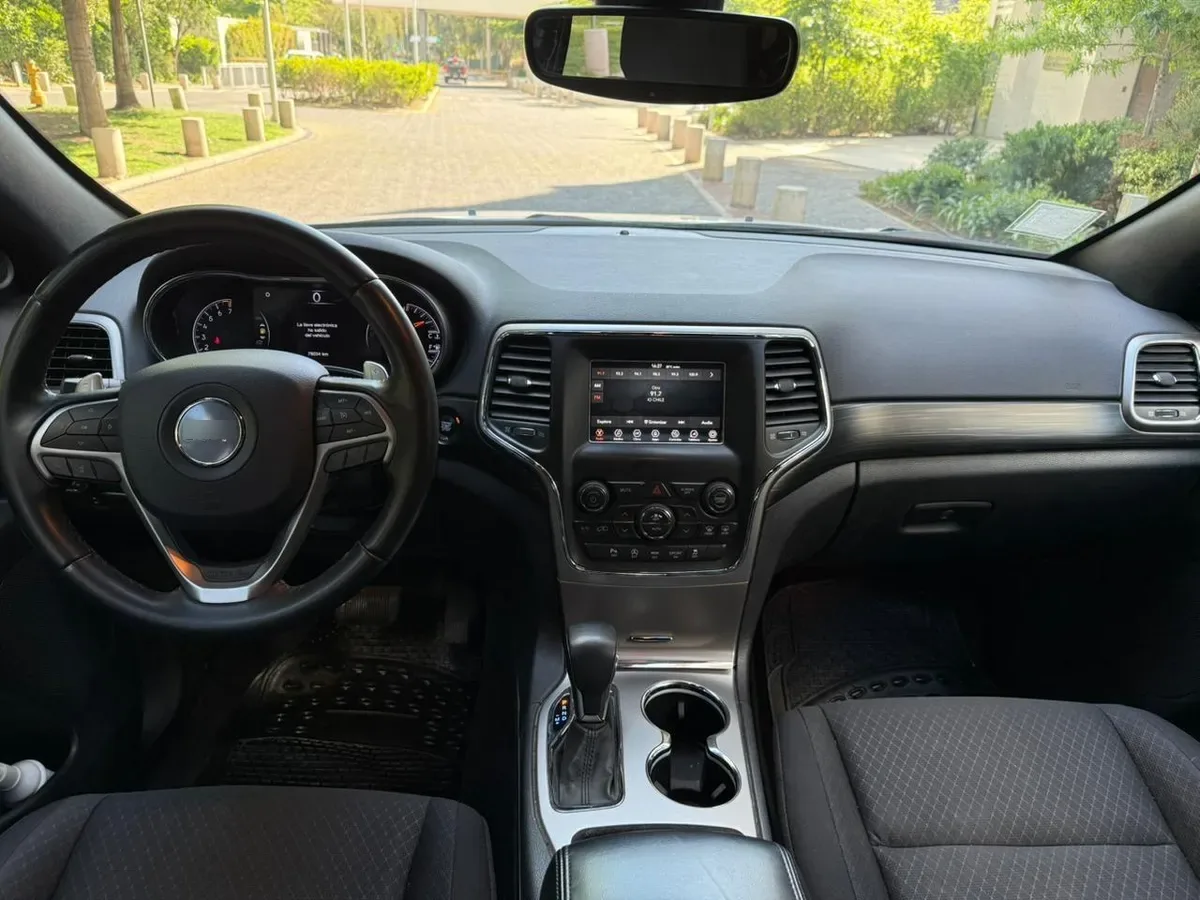 Jeep Grand Cherokee 3.6 Laredo 4ed Auto año 2019