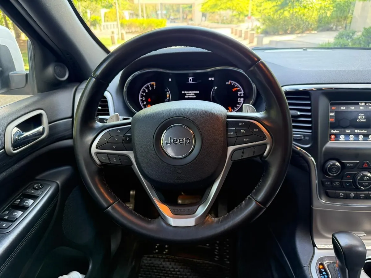 Jeep Grand Cherokee 3.6 Laredo 4ed Auto año 2019