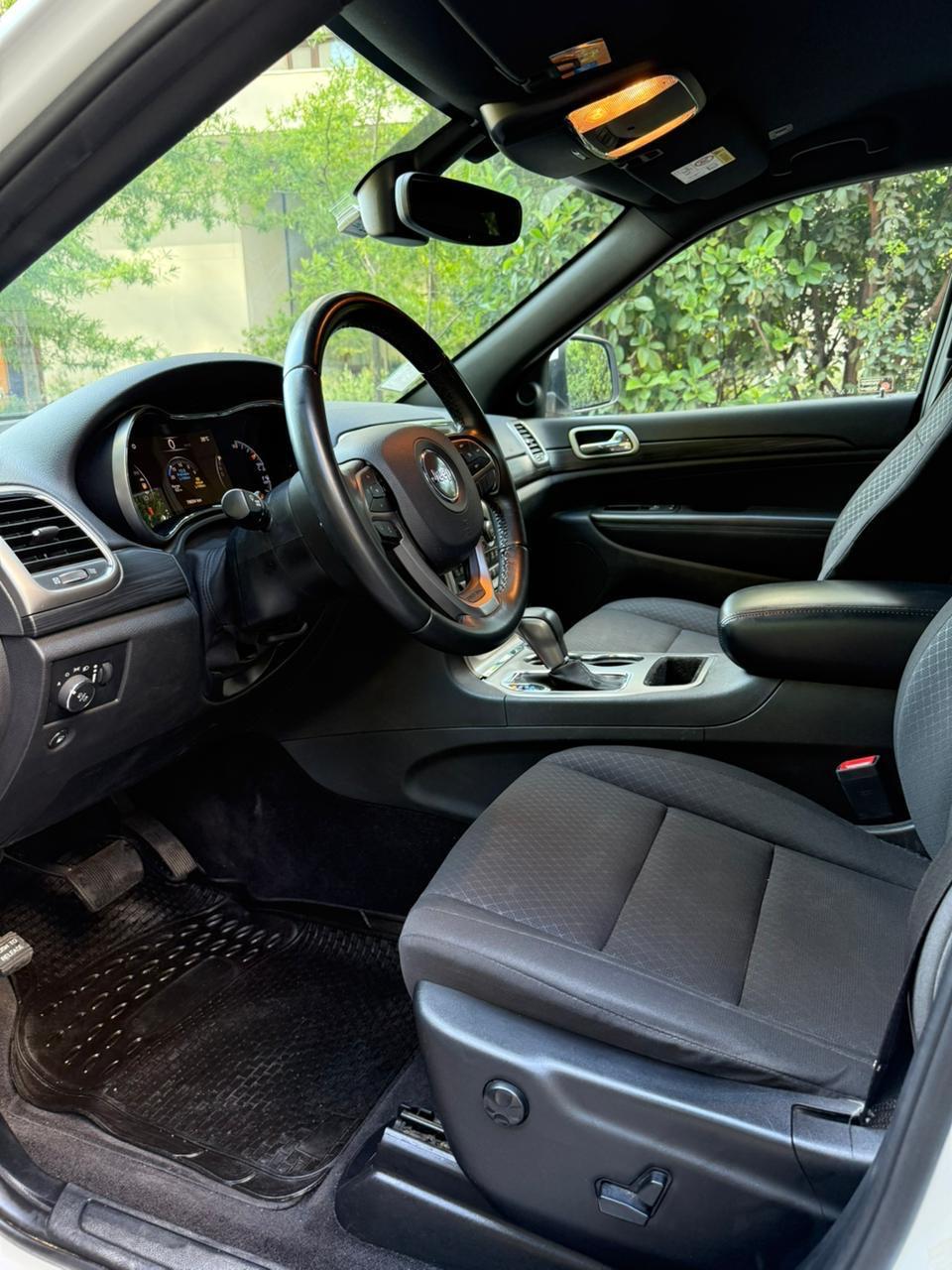 Jeep Grand Cherokee 3.6 Laredo 4ed Auto año 2019