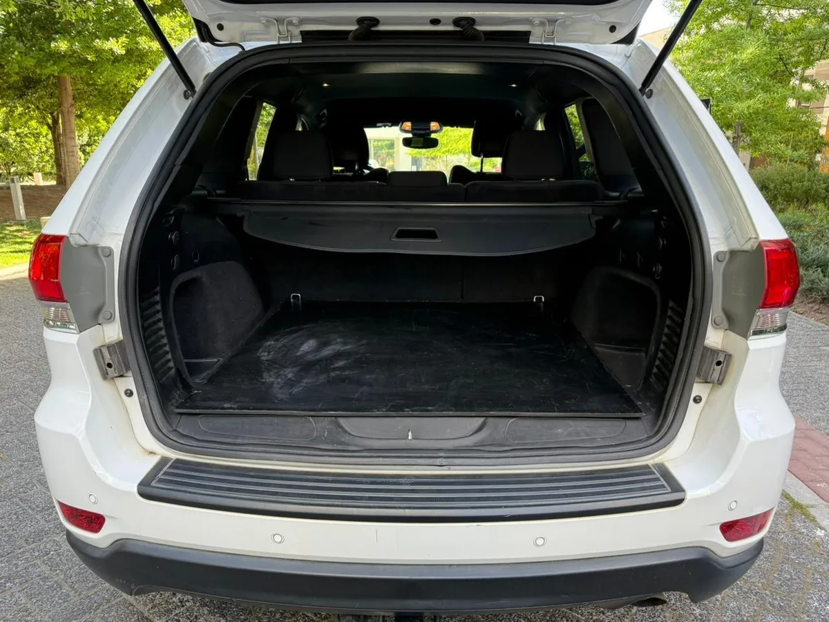 Jeep Grand Cherokee 3.6 Laredo 4ed Auto año 2019