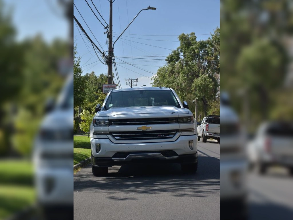 Chevrolet Silverado 5.3 Ltz 4wd Cc At 4p año 2017