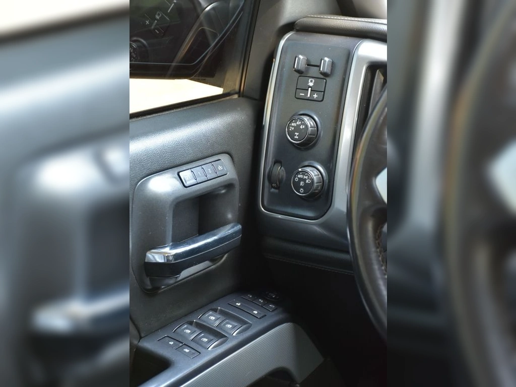 Chevrolet Silverado 5.3 Ltz 4wd Cc At 4p año 2017