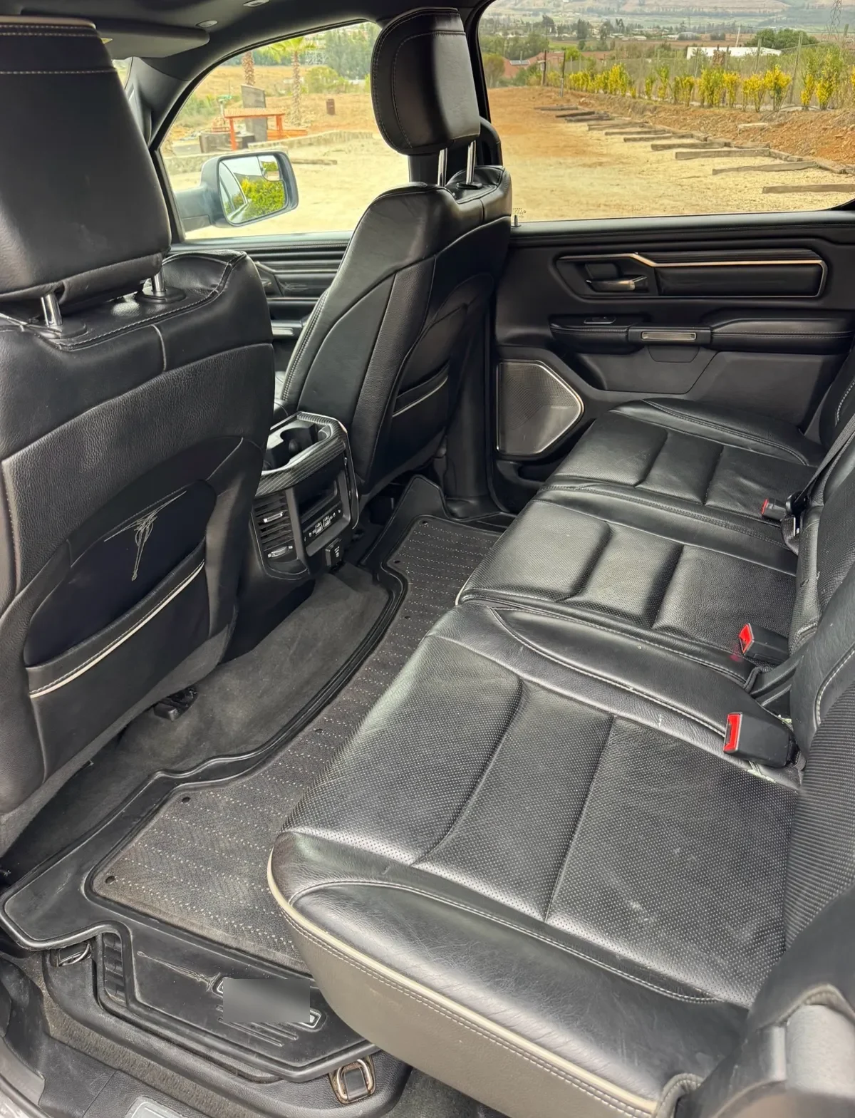 RAM 1500 5.7 Crew Cab Limited At 4x4 año 2022